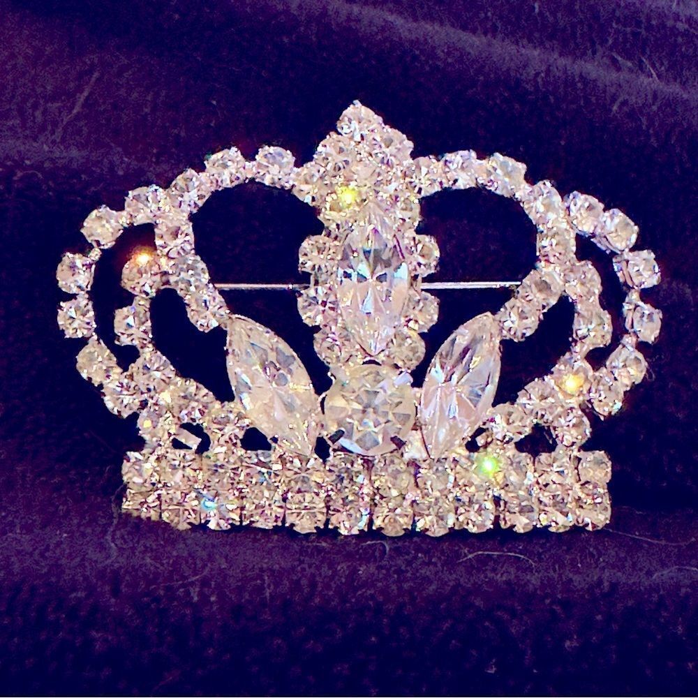 Vintage KJL large rhinestone crown brooch 2.5” x 2”